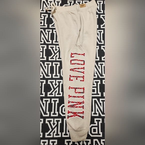 #492 VS Pink Cream & Red Plaid Set 😍 - Picture 8 of 12